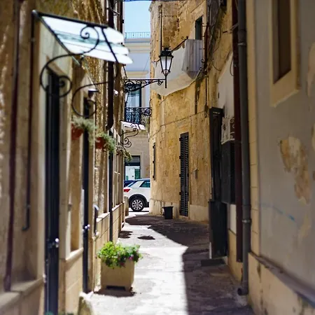 Don Giuliano Centro *