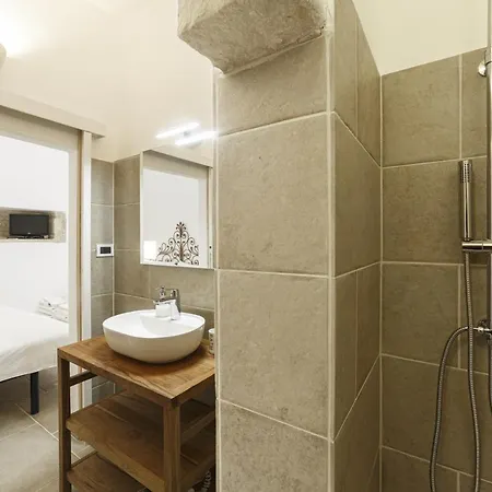 Don Giuliano Centro * Lecce